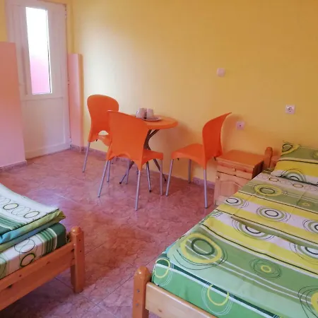 בית הארחה Къща Мариела